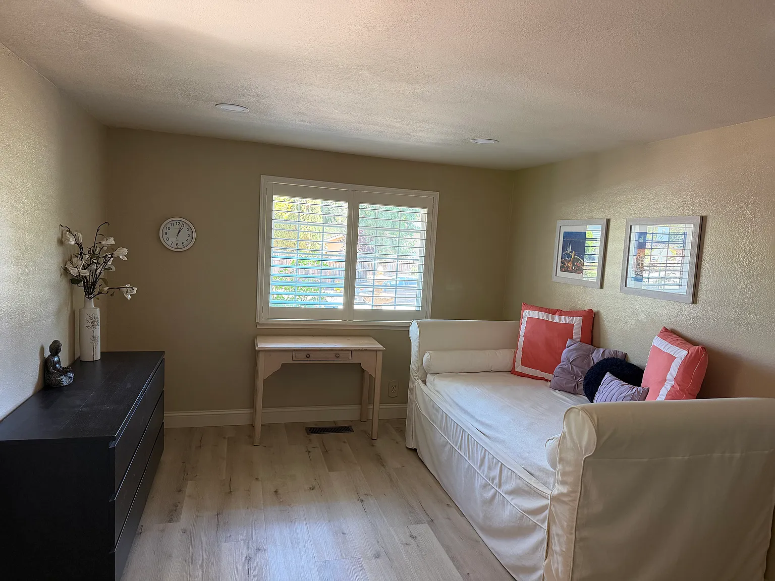 1 bed, 480 sqft, $2,400 — Photo 1