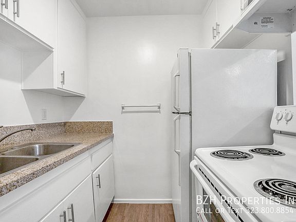 5th image of 7075 Lanewood Ave #30