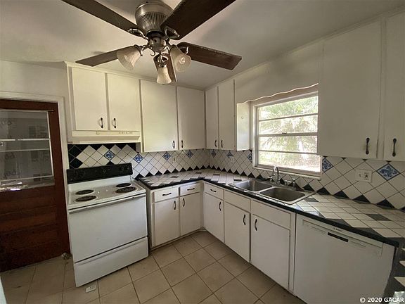 4th image of 4520 NW 32nd Pl
