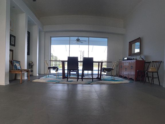 5th image of 8519 Park Shore Ln
