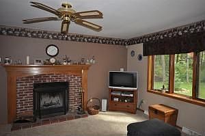 3rd image of 1927 Cecelia Dr