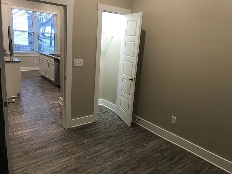 909 S Kelley St — Photo 2