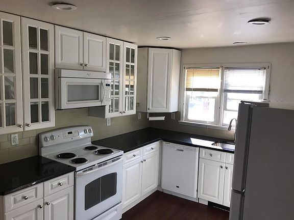 3rd image of 31 Hillside Ave