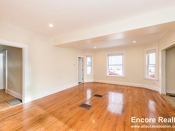 5th image of 105 Magoun Ave Floor 1