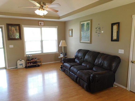 5th image of 110 W Jacaranda Ave