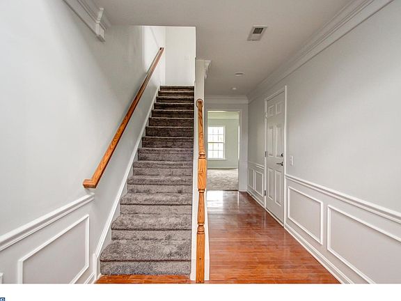 3rd image of 231 Baxter Dr