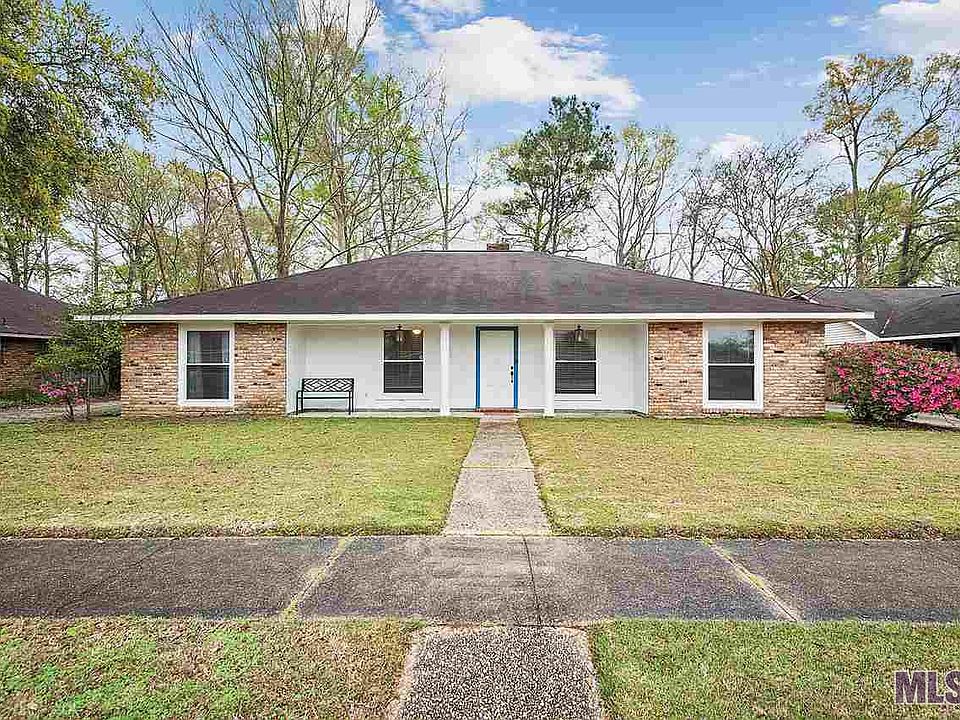 1st image of 15825 Elderwood Ave
