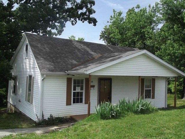 1st image of 431 E Reservoir Ave
