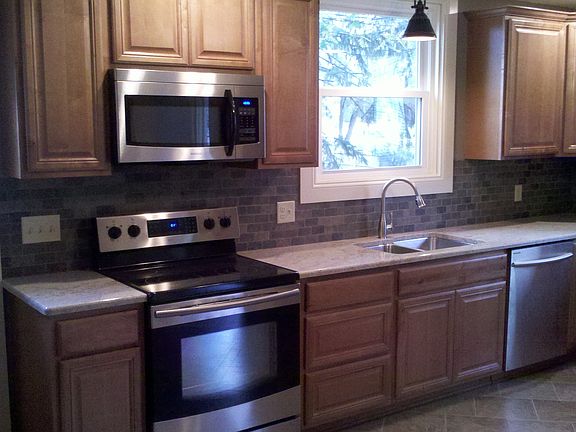 2nd image of 1020 N West St