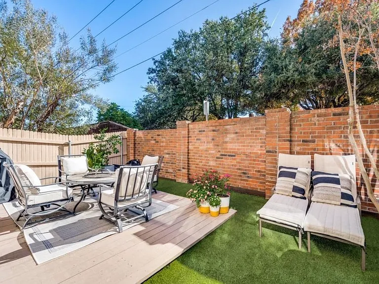 3848 Vienna St — Photo 24