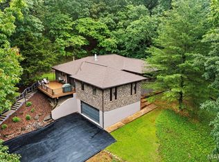 4860 Green Valley Dr, High Ridge, MO 63049