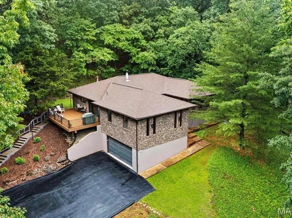 4860 Green Valley Dr, High Ridge, MO 63049