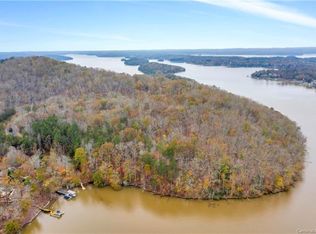 190 Lago Vista Dr, New London, NC 28127