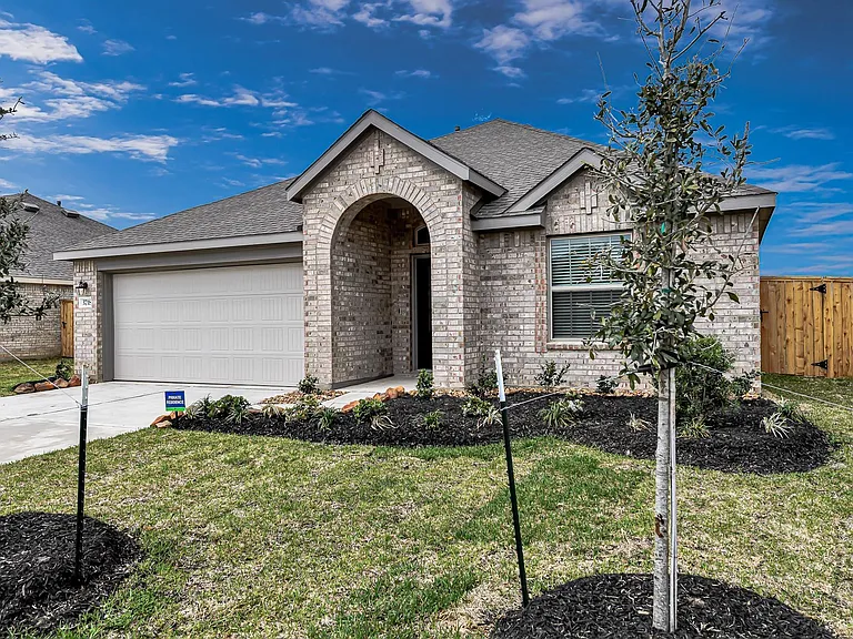 3718 Shadow Crest Ln — Photo 2