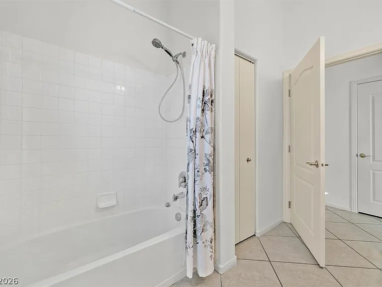 2305 W Horizon Ridge Pkwy #1523 — Photo 12