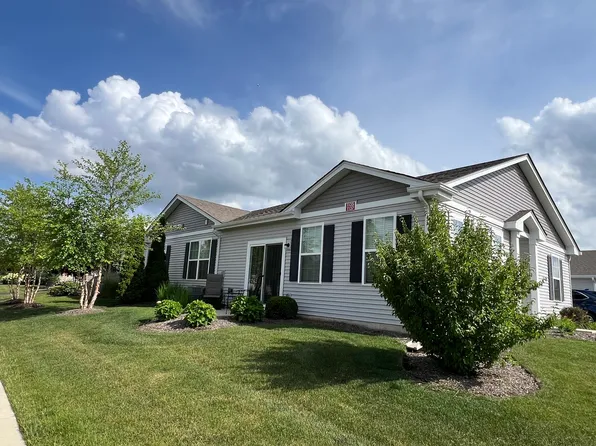 1137 Crestview Ln, Hampshire, IL 60140