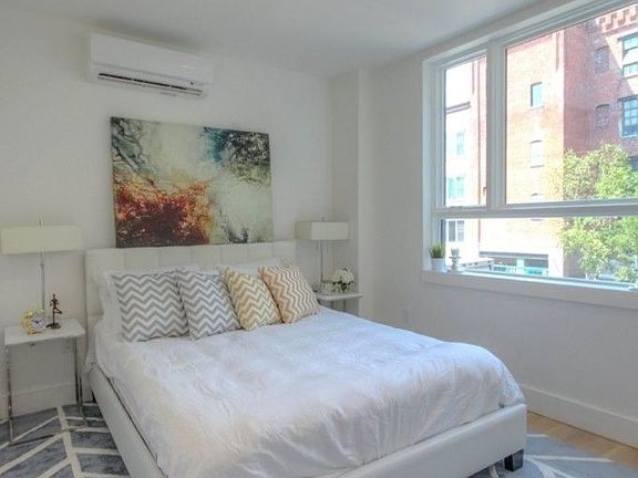 3rd image of 10 Lexington Ave #6E