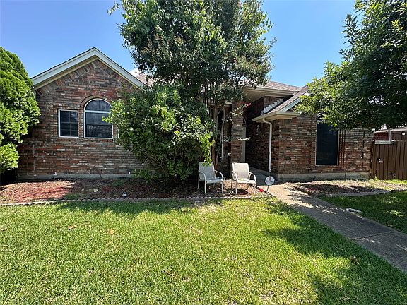 2nd image of 1412 Paula Ln