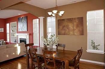 3rd image of 8221 Skyline Cir