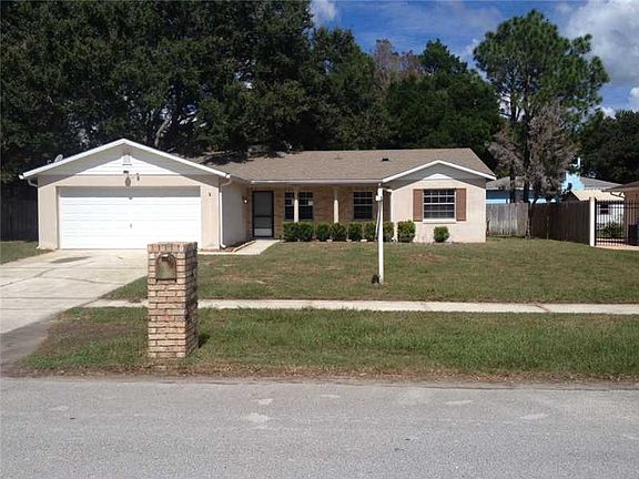 2nd image of 2709 Lakewood Ln