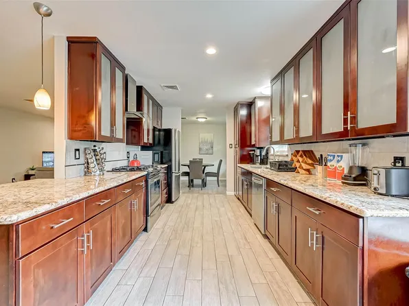 6119 Reamer St, Houston, TX 77074