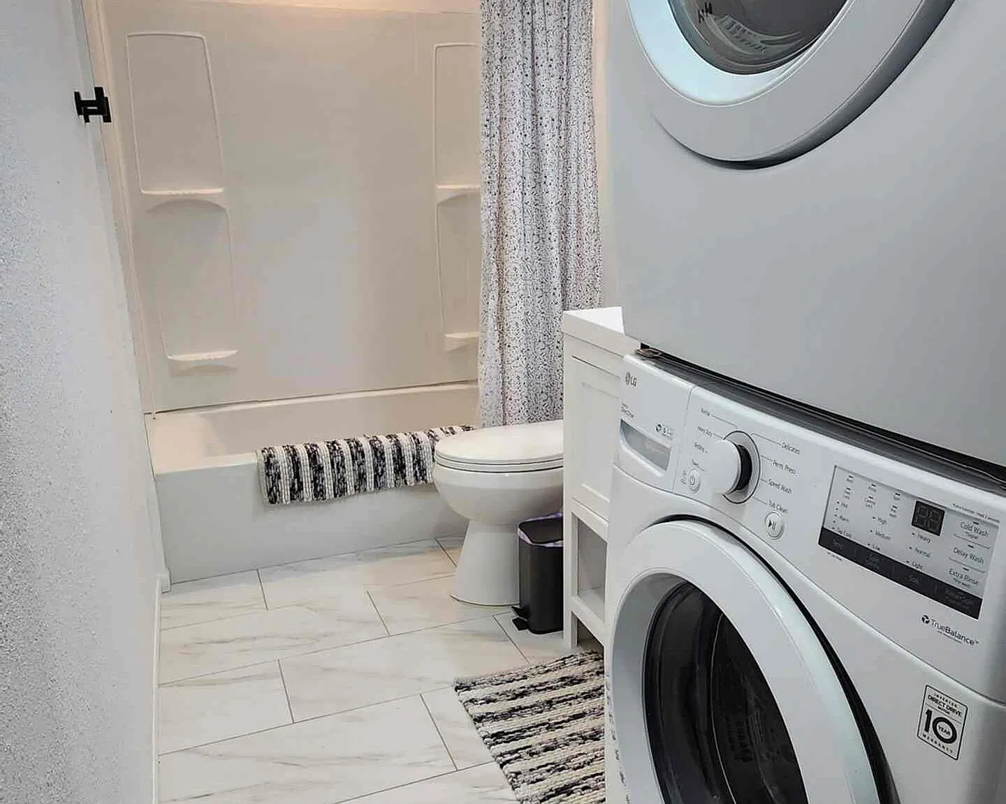 Studio, 310 sqft, $1,700 — Photo 3