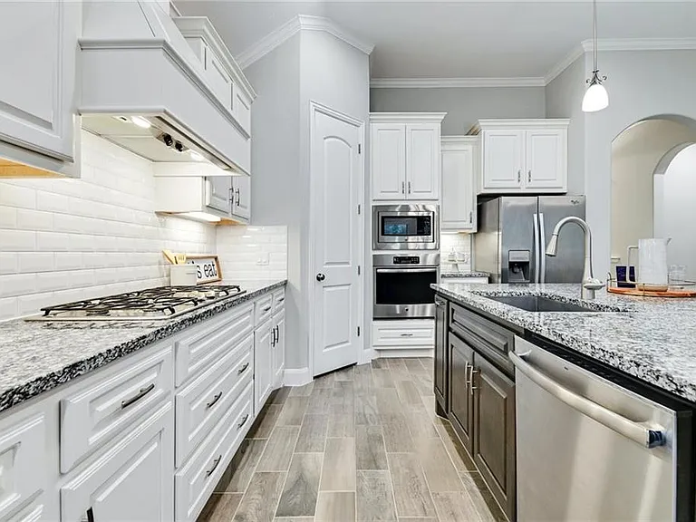 204 Maxwell Way — Photo 6