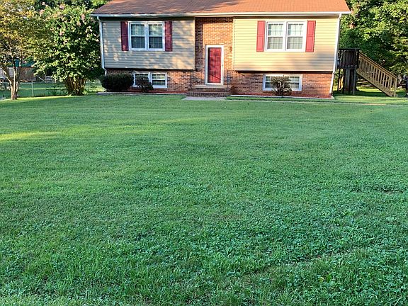 3rd image of 111 Dana Dr