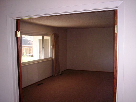 Large living/formal dining 