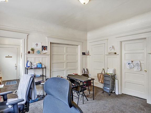 4th image of 820 52nd St