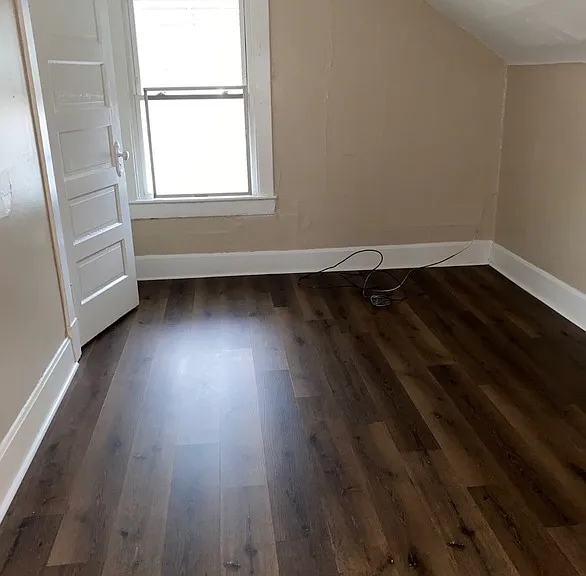 411 N Centennial St — Photo 7