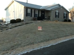 507 Arrowhead Dr, Troy, IL