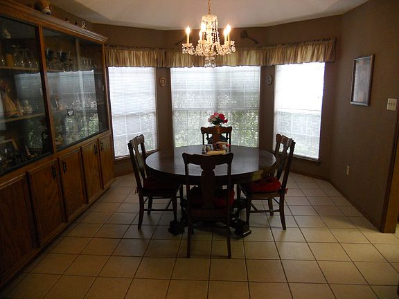 4th image of 422 Savannah Dr