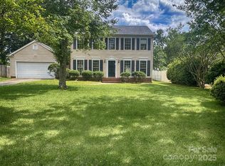 443 Silversmith Ln, Charlotte, NC 28270