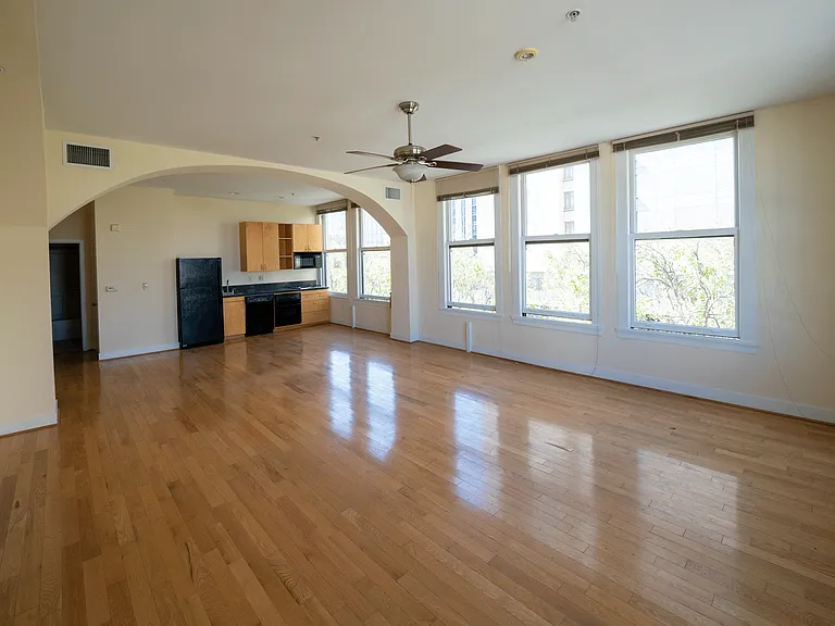 Twohy Apartments — Photo 9
