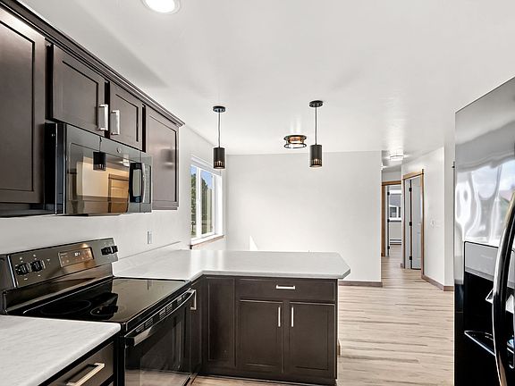 4th image of 3101 Cooney Dr #3