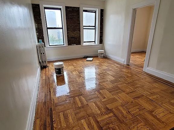 2nd image of 188 Parkside Ave #W2d