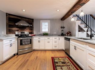 38 Baldwin Ln, Glastonbury, CT 06033