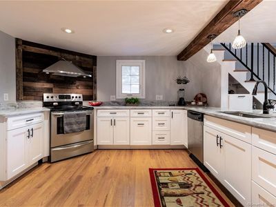 38 Baldwin Ln, Glastonbury, CT, 06033