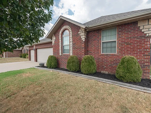 309 W Corsica Street, Republic, MO 65738