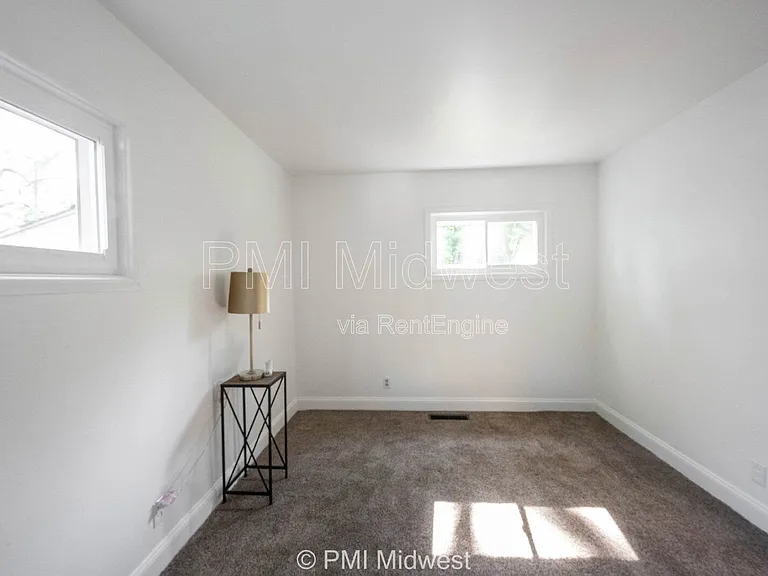 4627 Karen Dr — Photo 17