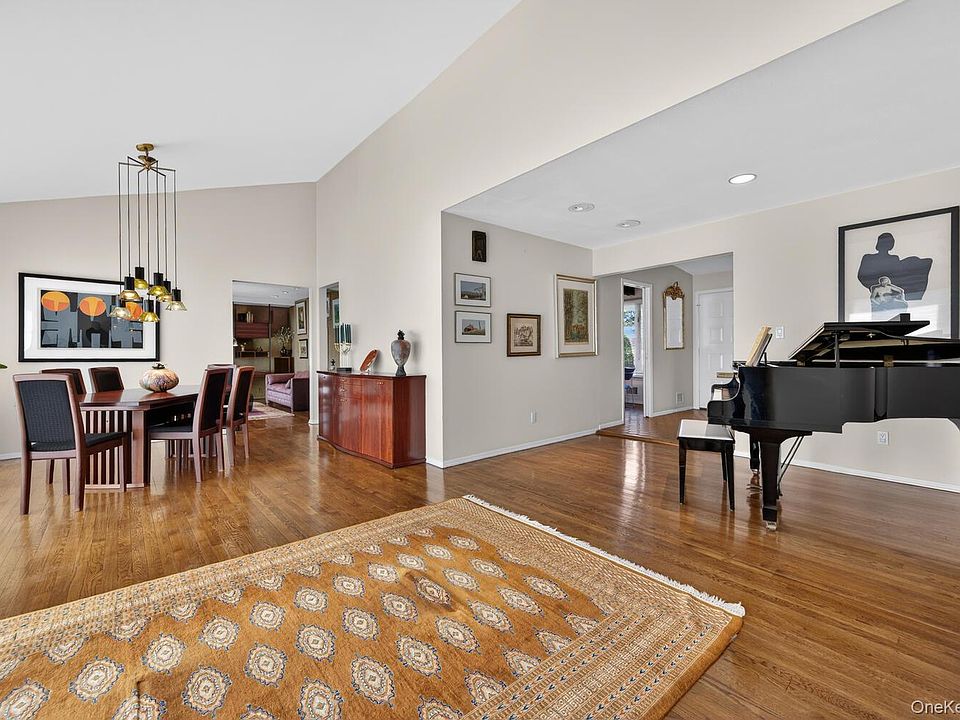 4 W Oak Hill Drive, Oyster Bay, NY 11771 | Zillow