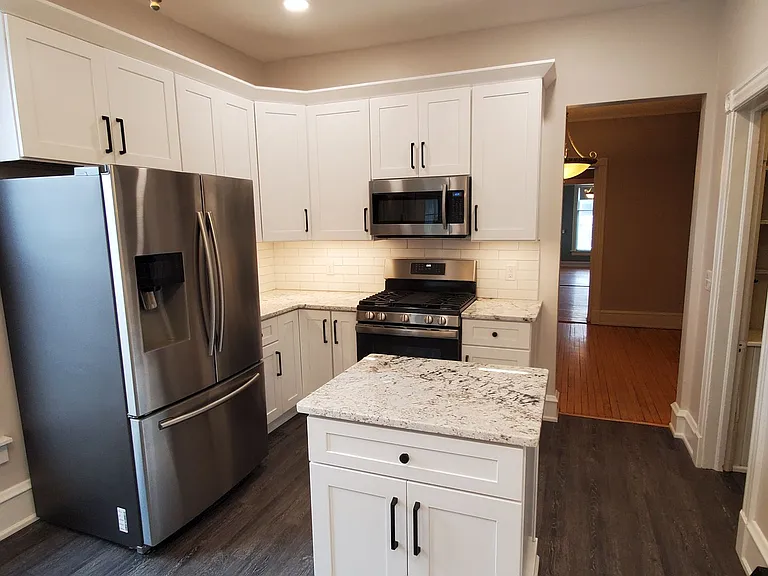 2054 N Cambridge Ave — Photo 16