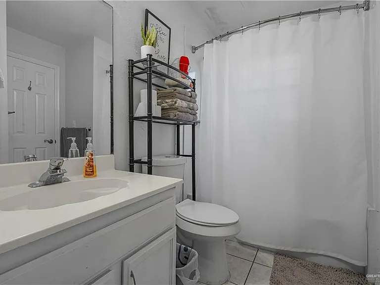 1804 Oasis Ave — Photo 10