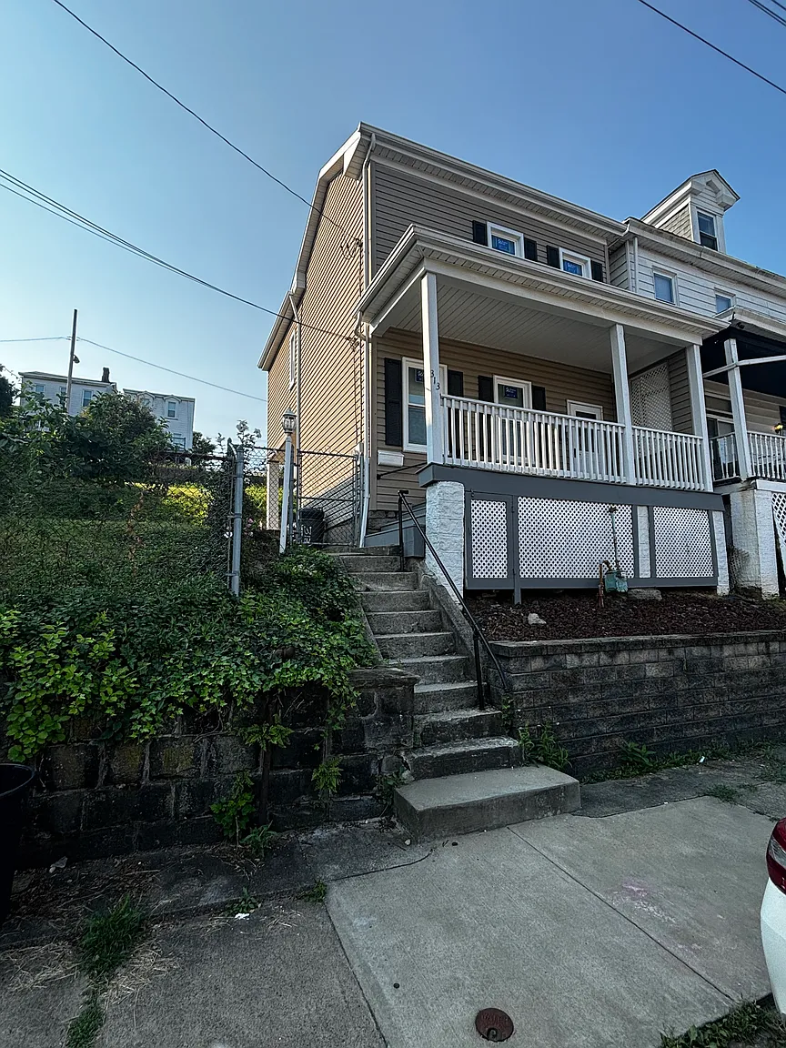 313 Natchez St photo 1