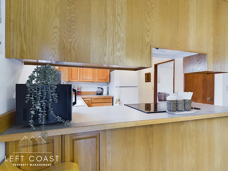 890 SW 7th St — Photo 23