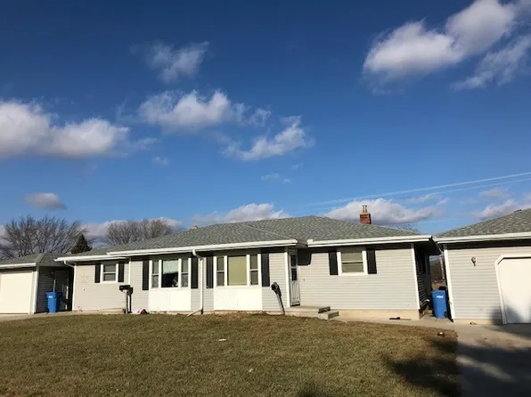 3 bed, 2.0 bath, 1184 sqft, $1,895, 299 Park St #9196103, Oregon, WI 53575