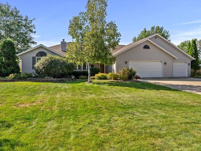 2050 Muirfield Way, New Franken, WI, 54229