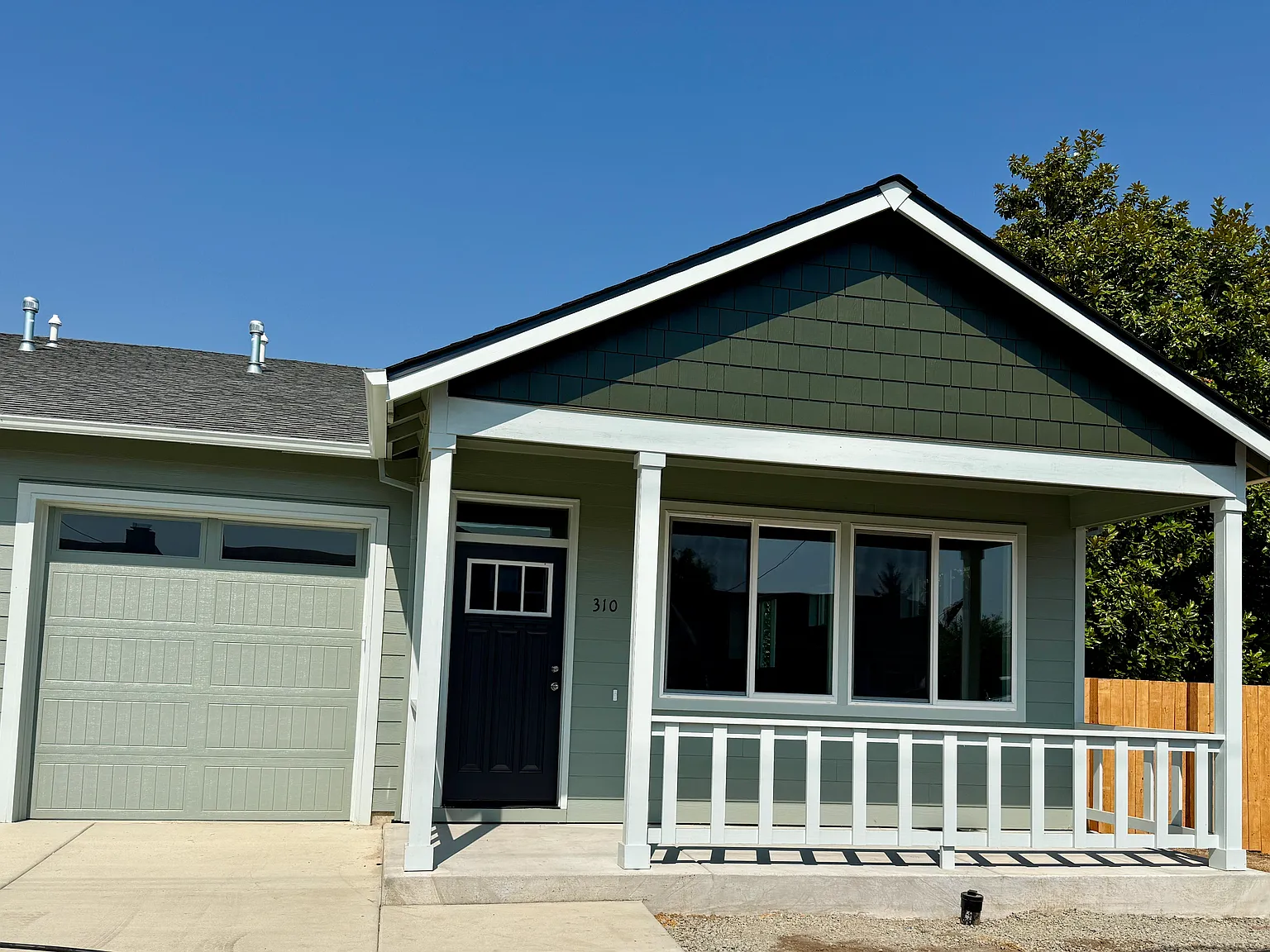 3 bed, 1445 sqft, $2,250 — Photo 1