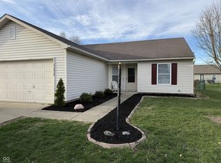 1616 Sweetwater Ln, Greenfield, IN 46140